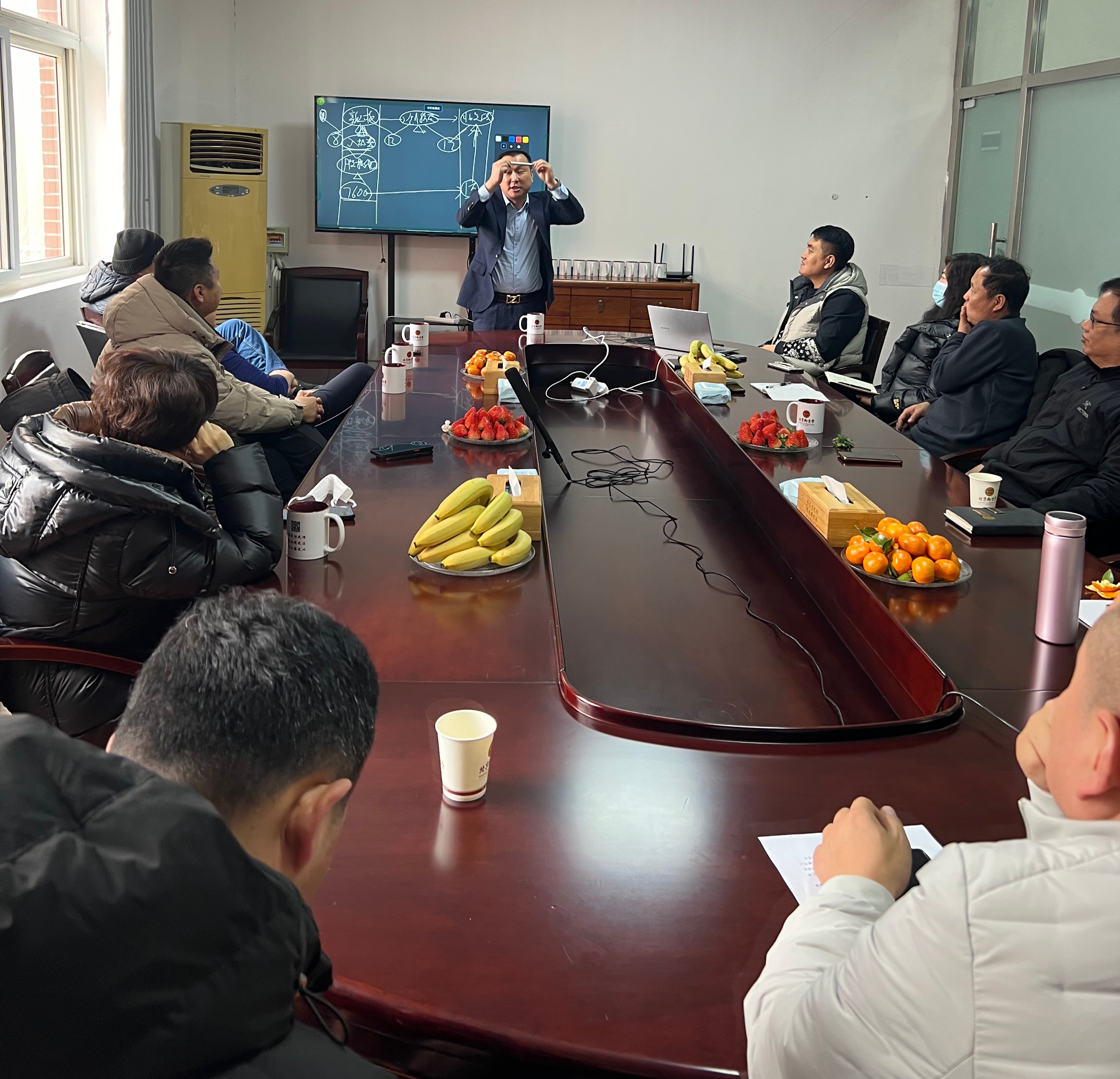 互聯(lián)網(wǎng)實戰(zhàn)專家張學(xué)寧深入御生堂輔導(dǎo)電商工作 互聯(lián)網(wǎng)實戰(zhàn)專家張學(xué)寧深入御生堂輔導(dǎo)電商工作